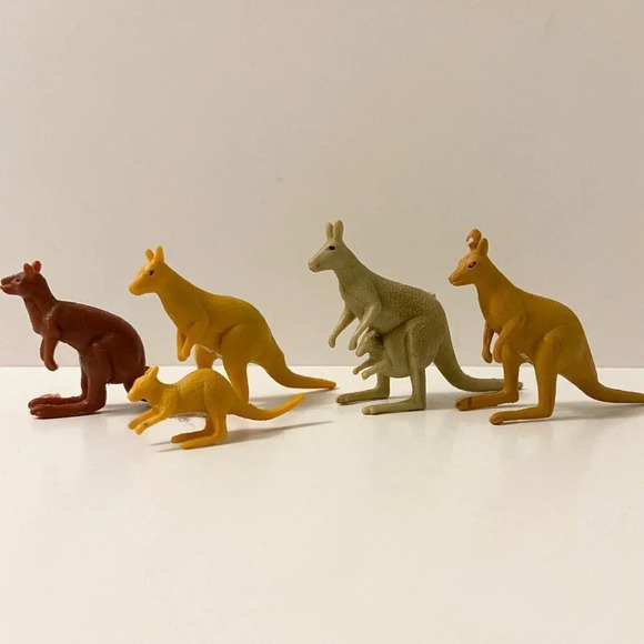 Vintage Lot  of 5 Kangaroo Plastic Toys Hong Kong - Picture 3 of 16